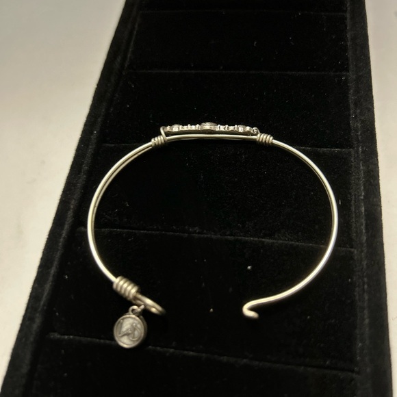 Luca & Danni Women’s Wire Bracelet - Picture 3 of 5